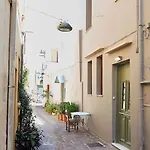 Centrally Yours: Spacious House In The Center * Chania (Crete)