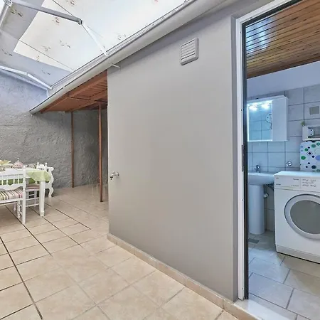 Apartment Centrally Yours: Spacious House In The Center Chania (Crete)