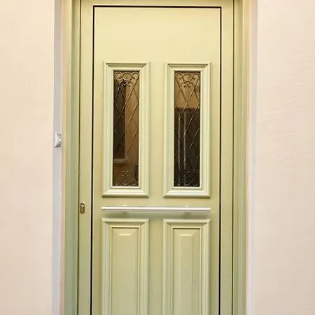Daire Centrally Yours: Spacious House In The Center *