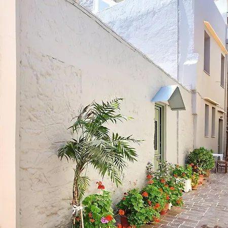 Centrally Yours: Spacious House In The Center * Chania (Crete)