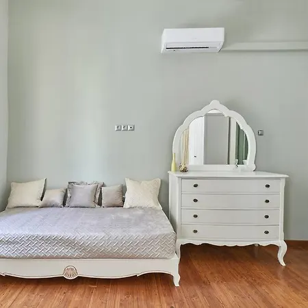 Centrally Yours: Spacious House In The Center