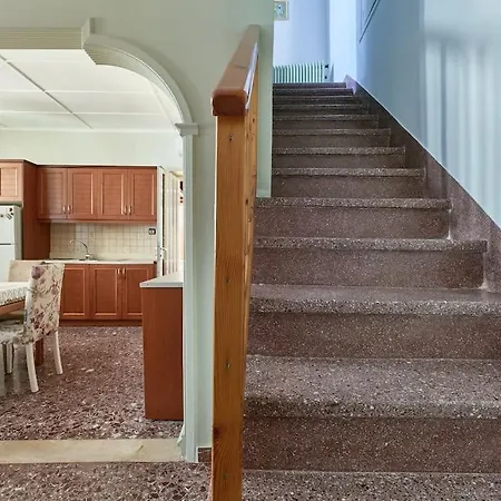 Centrally Yours: Spacious House In The Center *
