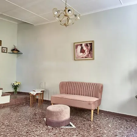 Centrally Yours: Spacious House In The Center Διαμέρισμα Χανιά