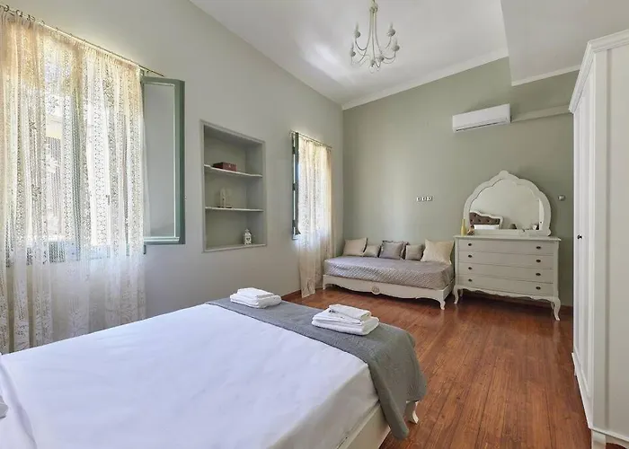 Centrally Yours: Spacious House In The Center * Chania (Crete)