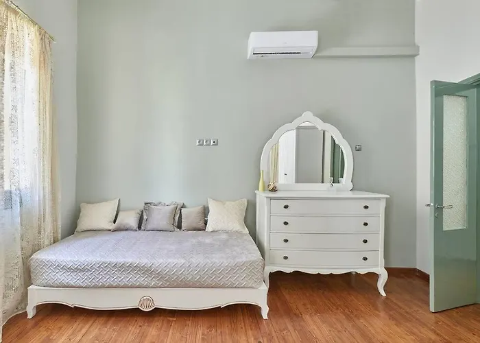 Centrally Yours: Spacious House In The Center