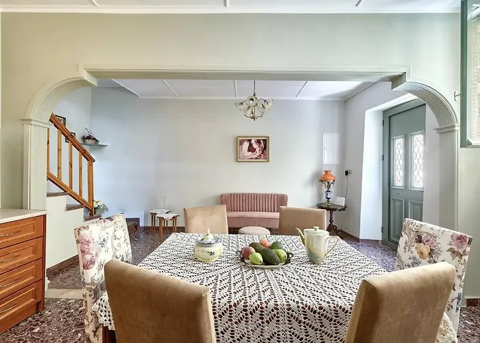 Centrally Yours: Spacious House In The Center Apartamento *