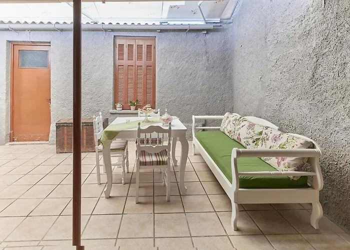 Centrally Yours: Spacious House In The Center Apartamento *