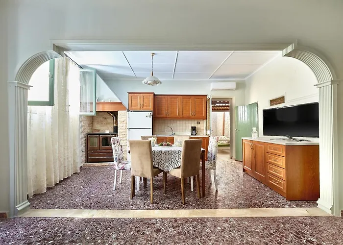 Centrally Yours: Spacious House In The Center