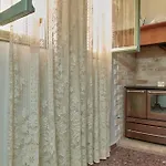 Apartmán Centrally Yours: Spacious House In The Center